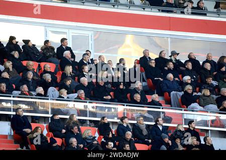 Die Gästetribüne mit Helmut Markwort, Frank-Walter Steinmeier, Herbert Hainer, Olaf Scholz, Joel Beckenbauer, Heidi Beckenbauer, Francesca Beckenbauer, Paul Breitner, Rudi Völler, Günter Netzer, Olaf Thon, Edmund Stoiber, Hans-Joachim Watzke, Berti Vogts, Nancy Faeser, Bernd Neuendorf und Gianni Infantino bei der Gedenkfeier für Franz Beckenbauer in der Allianz Arena. München, 19.01.2024 *** die Gasttribüne mit Helmut Markwort, Frank Walter Steinmeier, Herbert Hainer, Olaf Scholz, Joel Beckenbauer, Heidi Beckenbauer, Francesca Beckenbauer, Paul Breitner, Rudi Völler, Günter Netzer, Olaf Stockfoto