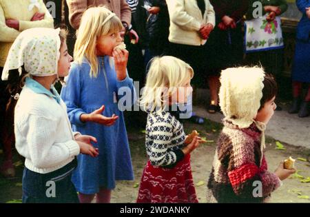 Kinder in Vrancea County, Rumänien, ca. 1990 Stockfoto