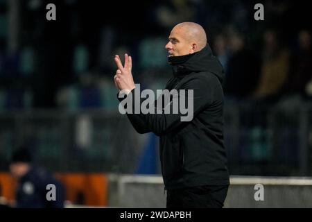 Den Bosch, Niederlande. Januar 2024. DEN BOSCH, NIEDERLANDE - 19. JANUAR: Cheftrainer Bas Sibum von Roda JC Gesten beim niederländischen Keuken Kampioen Divisie Spiel zwischen FC den Bosch und Roda JC im Stadion de Vliert am 19. Januar 2024 in den Bosch, Niederlande. (Foto von Rene Nijhuis/Orange Pictures) Credit: Orange Pics BV/Alamy Live News Stockfoto