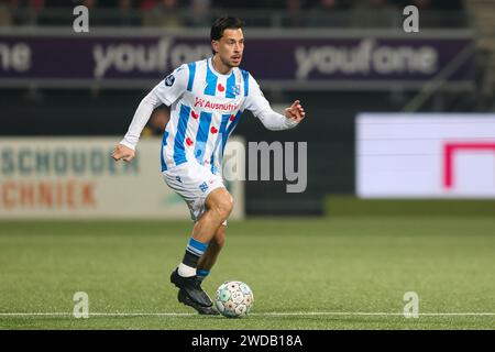 Rotterdam, Nederland. Januar 2024. ROTTERDAM, NEDERLAND - 19. JANUAR: Thom Haye von sc Heerenveen spielt mit dem Ball während des niederländischen Eredivisie-Spiels zwischen Excelsior Rotterdam und sc Heerenveen im Van Donge & de Roo Stadion am 19. Januar 2024 in Rotterdam, Nederland. (Foto von Hans van der Valk/Orange Pictures) Credit: Orange Pics BV/Alamy Live News Stockfoto