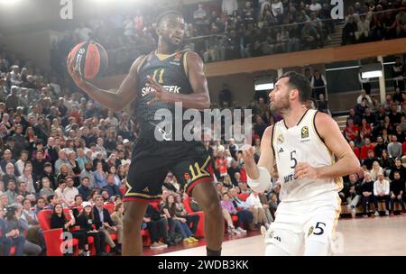 Monaco, Frankreich. Januar 2024. © PHOTOPQR/NICE MATIN/Cyril Dodergny ; Monaco ; 19/01/2024 ; Monaco le 19/01/2024 - Salle Gaston Medecin - Basket - EuroLeague - 20eme Journee - l AS Monaco recevait Le Real Madrid. Quelle: MAXPPP/Alamy Live News Stockfoto