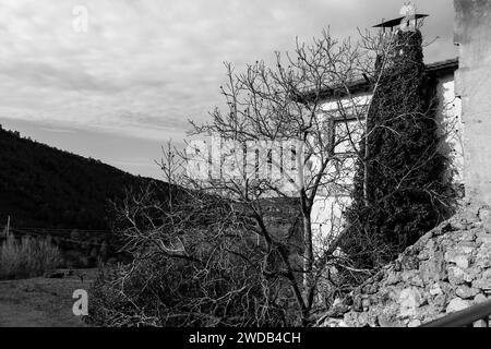 Fassaden alter Steinhäuser in der Altstadt von Priego, Region Cuenca, Spanien Stockfoto