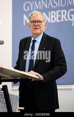 Unternehmer Roland Berger beim 10-jährigen Jubiläum der Profilklassen für begabte Mädchen und Jungen aus sozial benachteiligten Strukturen am Nürnberger Dürer-Gymnasium. Nürnberg, 18.01.2024 Bayern Deutschland *** Unternehmer Roland Berger zum 10. Jahrestag der Profilklassen für begabte Mädchen und Jungen aus sozial benachteiligtem Hintergrund am Nürnberger Dürer Gymnasium Nürnberg, 18 01 2024 Bayern Deutschland Copyright: XDwixAnoraganingrumx Stockfoto