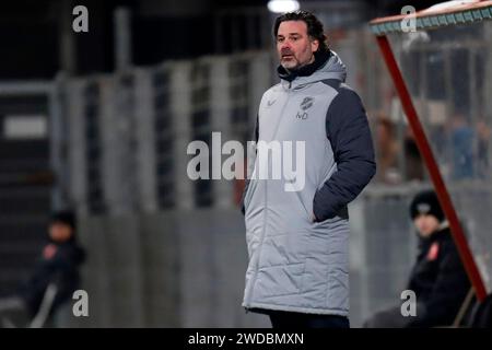 MAASTRICHT, NIEDERLANDE - 19. JANUAR: Ivar van Dinteren Trainer des Jong FC Utrecht trainiert seine Spieler während des Matches MVV Maastricht zwischen Jong FC Utrecht am 19. Januar 2024 in de Geusselt in Maastricht. (Foto von Orange Pictures) Credit: Orange Pics BV/Alamy Live News Stockfoto