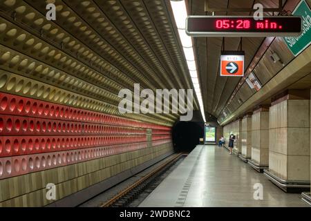 Berühmte U-Bahn-Station Staroměstská in Prag, Tschechische Republik Stockfoto