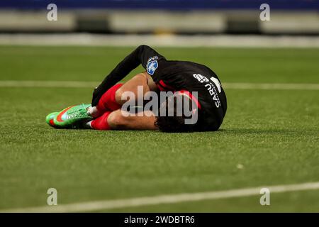 Rotterdam, Nederland. Januar 2024. ROTTERDAM, NEDERLAND - 19. JANUAR: Verletzung von Lazaros Lamprou von Excelsior Rotterdam während des niederländischen Eredivisie-Spiels zwischen Excelsior Rotterdam und sc Heerenveen im Van Donge & de Roo Stadion am 19. Januar 2024 in Rotterdam, Nederland. (Foto: Hans van der Valk/Orange Pictures) Credit: dpa/Alamy Live News Stockfoto