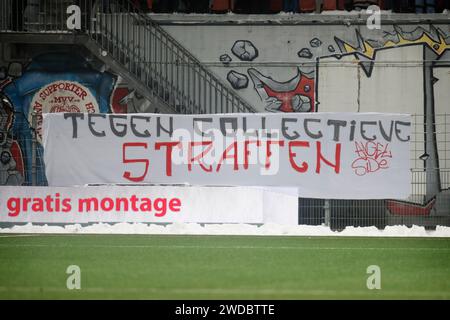 Maastricht, Niederlande. Januar 2024. MAASTRICHT, NIEDERLANDE - 19. JANUAR: Banner der Unterstützer der MVV Maastricht während des Spiels MVV Maastricht zwischen Jong FC Utrecht in de Geusselt am 19. Januar 2024 in Maastricht, Niederlande. (Foto von Orange Pictures) Credit: dpa/Alamy Live News Stockfoto