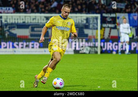 Kiel, Deutschland. Januar 2024. Marvin Rittmüller (Eintracht Braunschweig, #18) GER, Holstein Kiel vs. Eintracht Braunschweig, Fussball, 2. Bundesliga, Spieltag 18, Spielzeit 2023/2024, 19.01.2024 DFL-VORSCHRIFTEN VERBIETEN JEDE VERWENDUNG VON FOTOGRAFIEN ALS BILDSEQUENZEN UND/ODER QUASI-VIDEO Foto: Eibner-Pressefoto/Marcel von Fehrn Credit: dpa/Alamy Live News Stockfoto