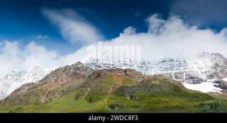 Bergpanorama am Langgletscher im Wallis, Berner Alpen, Loetschental, Wandern, Berge, Gletscher, Klimawandel, Panorama, Natur, Outdoor Stockfoto