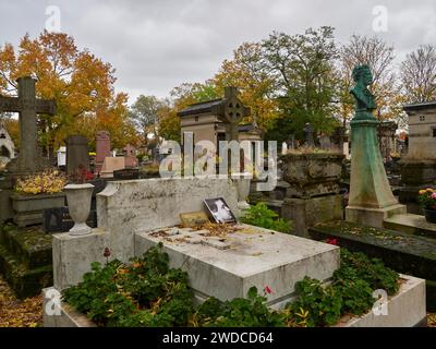 Blick auf die Gräber des Friedhofs Pere Lachaise. Paris Stockfoto