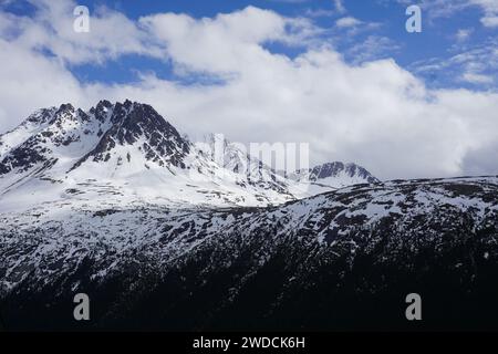 Die Berge Alaskas und des Yukon wurden im MAI 2017 aufgenommen Stockfoto