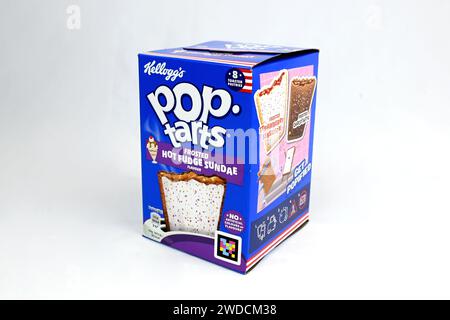 Box of Hot Fudge Sundae Pop Tarts auf weißem Hintergrund – Wales, Großbritannien – 19. Januar 2024 Stockfoto