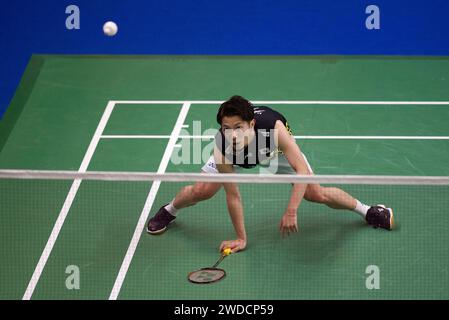 Neu-Delhi, Indien. Januar 2024. Watanabe Koki aus Japan tritt im Viertelfinale der Männer gegen Shi Yuqi aus China beim India Open 2024 Badminton-Turnier in Neu-Delhi, Indien, am 19. Januar 2024 an. Quelle: Javed Dar/Xinhua/Alamy Live News Stockfoto