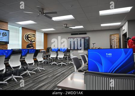 EMPORIA, KANSAS - 19. JANUAR 2024 Innenaufnahmen des neuen Cybersecurity Research + Outreach Center an der Emporia State University Stockfoto