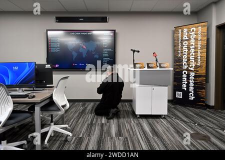EMPORIA, KANSAS - 19. JANUAR 2024 Innenaufnahmen des neuen Cybersecurity Research + Outreach Center an der Emporia State University Stockfoto