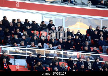 Die Gästetribüne mit Karl-Heinz Rummenigge, Patricia Riekel, Helmut Markwort, Frank-Walter Steinmeier, Herbert Hainer, Olaf Scholz, Joel Beckenbauer, Heidi Beckenbauer, Francesca Beckenbauer, Paul Breitner, Rudi Völler, Günter Netzer, Olaf Thon und Edmund Stoiber bei der Gedenkfeier für Franz Beckenbauer in der Allianz Arena. München, 19.01.2024 *** die Gastgalerie mit Karl Heinz Rummenigge, Patricia Riekel, Helmut Markwort, Frank Walter Steinmeier, Herbert Hainer, Olaf Scholz, Joel Beckenbauer, Heidi Beckenbauer, Francesca Beckenbauer, Paul Breitner, Rudi Völler, Günter Netzer, Olaf Thon A Stockfoto