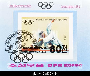 Souvenirbogen mit stornierten Briefmarken, gedruckt von Nordkorea, zeigt Judo, Olympische Sommerspiele 1984 - Los Angeles, um 1983. Stockfoto