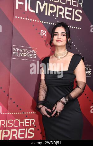 Bayan Layla / Verleihung des Bayerischen Filmpreises / Prinzregenten Theater / München / 19. Januar 2024 *** Bayan Layla Präsentation des Bayerischen Filmpreises Prinzregenten Theater München 19. Januar 2024 Stockfoto