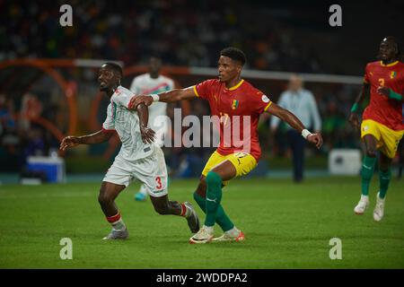 Höhepunkte des Spiels zwischen Guinea und Gambia beim Africa Cup of Nations 2023, dem Duell zwischen Ablie Jallow und Julian Jeanvier Stockfoto