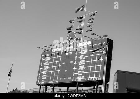 Wrigley Field Electric Scoreboard, Heimstadion der Chicago Cubs, ein amerikanisches Baseballteam, das in der Major League Baseball antritt Stockfoto