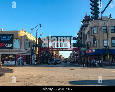 Chicagos Haupteingang Chinatown an der South Wentworth Avenue, entworfen vom Architekten Peter Fung und inspiriert von Peking, China Stockfoto