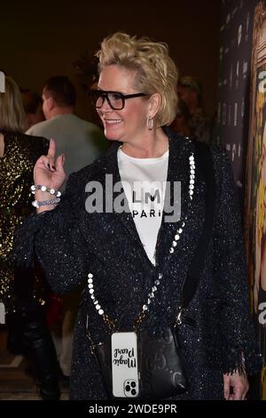 Claudia Effenberg Ankunft zum Public Viewing zum TV-Start von - ich bin ein Star C holt mich hier raus im Hotel Pullmann Schweizer Hof in Berlin, am 19.01.2024 Julian Stoeckel, Public Viewing IBES Start *** Claudia Effenberg kommt zum Public Viewing für den TV-Start von ich bin ein Star C holt mich hier raus im Hotel Pullmann Schweizer Hof in Berlin, am 19 01 2024 Julian Stoeckel, Public Viewing IBES Start Photopress Müller Stockfoto