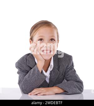 Kinder-, Denk- und Geschäftsjob im Studio für zukünftige Erwachsene Ziele für geschäftliche, berufliche oder weiße Hintergründe. Weibliche Person, Hand und Gedanken Stockfoto