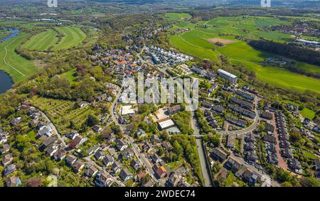 Aus der Vogelperspektive, Blick auf die Stadt und das Schloss Blankenstein, neue Wohnsiedlung mit Einfamilienhäusern zwischen Blankensteiner Straße und Seilerweg, Blankenste Stockfoto