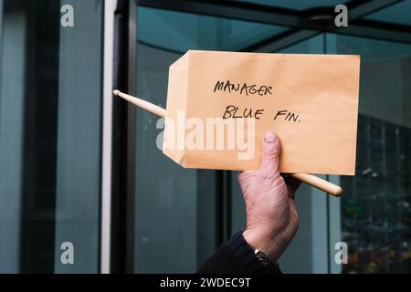 Bankside, London, Großbritannien. Januar 2024. Demonstranten für Gaza vor dem Hauptsitz von BAE Systems, Großbritanniens größtem Waffenhersteller. Quelle: Matthew Chattle/Alamy Live News Stockfoto