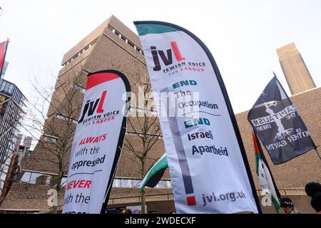 Bankside, London, Großbritannien. Januar 2024. Demonstranten für Gaza vor dem Hauptsitz von BAE Systems, Großbritanniens größtem Waffenhersteller. Quelle: Matthew Chattle/Alamy Live News Stockfoto