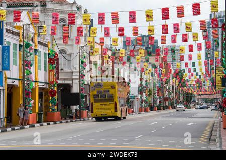 Singapur - 20. April 2023: Chinatown in Singapur, dekoriert mit chinesischen Laternen, um das chinesische Neujahr zu feiern. Stockfoto