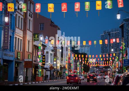 Singapur - 20. April 2023: Chinatown in Singapur, dekoriert mit chinesischen Laternen, um das chinesische Neujahr zu feiern. Stockfoto