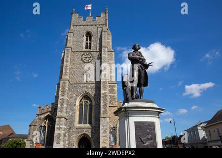 Statue des Künstlers Thomas Gainsborough vor der St. Peter's Church, Market Hill, Sudbury, Suffolk, England Stockfoto
