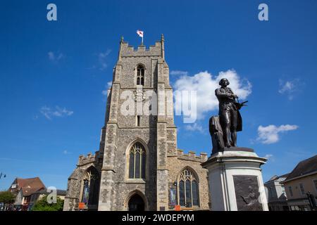 Statue des Künstlers Thomas Gainsborough vor der St. Peter's Church, Market Hill, Sudbury, Suffolk, England Stockfoto