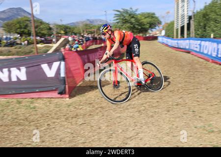 Benidorm, Spanien, 20. Januar 2024: INEOS Grenadiers Radfahrer Tom Pidcock während des offiziellen Trainings der UCI Cyclo-Cross-Weltmeisterschaft 2024 - Benidorm, am 20. Januar 2024 im Parque Foiotes in Benidorm, Spanien. Quelle: Alberto Brevers / Alamy Live News. Stockfoto