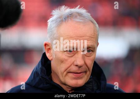 Freiburg, Deutschland. Januar 2024. Trainer Christian Streich (SC Freiburg) beim Spiel der 1. FBL: 23-24: 18 Sptg. SC Freiburg - TSG 1899 Hoffenheim DFL-VORSCHRIFTEN VERBIETEN JEDE VERWENDUNG VON FOTOGRAFIEN ALS BILDSEQUENZEN UND/ODER QUASI-VIDEONann Credit: dpa/Alamy Live News Stockfoto