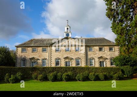 The Stables at Compton Verney House, ein Landhaus aus dem 18. Jahrhundert in Compton Verney bei Kineton in Warwickshire, England. Stockfoto