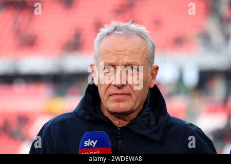 Freiburg, Deutschland. Januar 2024. Trainer Christian Streich (SC Freiburg) beim Spiel der 1. FBL: 23-24: 18 Sptg. SC Freiburg - TSG 1899 Hoffenheim DFL-VORSCHRIFTEN VERBIETEN JEDE VERWENDUNG VON FOTOGRAFIEN ALS BILDSEQUENZEN UND/ODER QUASI-VIDEONann Credit: dpa/Alamy Live News Stockfoto