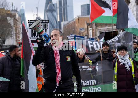 Hunderte von Demonstranten versammelten sich in Whitechapel zu einem Palästina-Aktionstag, um am 20. Januar 2024 in East London, Großbritannien, für Frieden und Waffenstillstand in Gaza und Freiheit für Palästina aufzurufen. An diesem Wochenende fanden keine größeren Demonstrationen in der Hauptstadt statt, stattdessen fanden kleinere Proteste statt, die viele Tausende von Menschen in der ganzen Stadt und im ganzen Land dazu veranlassten, den Konflikt zwischen Hamas und Israel zu beenden. Stockfoto