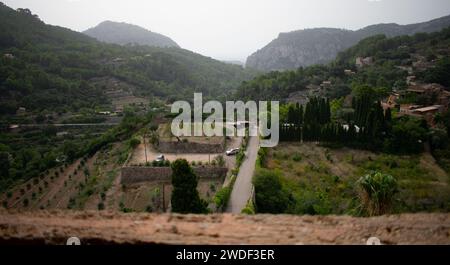 Wunderschönes Panorama des alten Dorfes Valldemossa, Mallorca Stockfoto