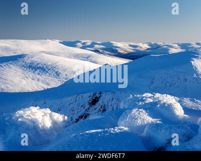 Blick nach Südosten vom Cairngorm Gipfel über Aviemore, Schottland, Großbritannien Stockfoto