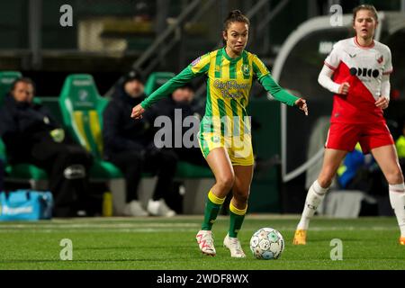 Den Haag, Niederlande. Januar 2024. DEN HAAG, NIEDERLANDE - 20. JANUAR: Shanique Dessing von ADO den Haag schießt beim Azerion Vrouwen Eredivisie Spiel zwischen ADO den Haag und FC Utrecht am 20. Januar 2024 im Bingoal Stadion in den Haag, Niederlande (Foto: Hans van der Valk/Orange Pictures) Credit: dpa/Alamy Live News Stockfoto