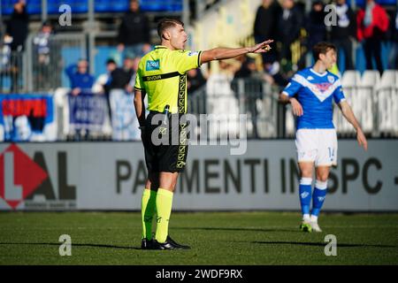 Brescia, Italien. Januar 2024. Francesco Cosso (Schiedsrichter) während des Spiels Brescia Calcio gegen FC Sudtirol, italienischer Fußball Serie B in Brescia, Italien, 20. Januar 2024 Credit: Independent Photo Agency/Alamy Live News Stockfoto