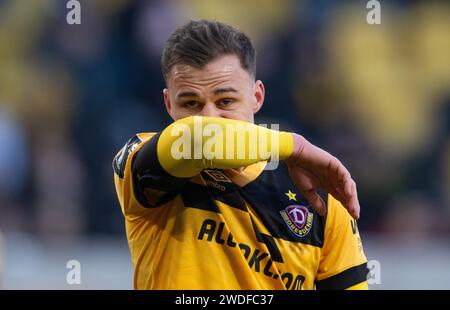 Dresden, Deutschland. Januar 2024. Fußball: 3. Liga, SG Dynamo Dresden - SV Sandhausen, Spieltag 21, Rudolf-Harbig-Stadion. Dynamos Jakob Lemmer enttäuscht. Robert Michael/dpa/Alamy Live News Stockfoto