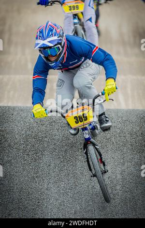 Harrison BELL (GBR) 16 Jungen BMX Racer bei den UCI BMX Racing Weltmeisterschaften 2023 Stockfoto