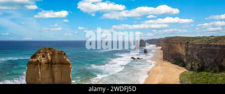 Die landschaftlich reizvolle Landschaft des 12 Twelve Apostles Nationalparks in Australien in der Nähe von Melbourne. Stockfoto