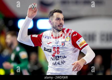 Zagreb, Kroatien. Januar 2024. Zvonimir Srna aus Kroatien reagiert beim EHF Euro 2024-Hauptspiel der Männer zwischen Ungarn und Kroatien am 20. Januar 2024 in der Lanxess Arena in Köln. Foto: Sanjin Strukic/PIXSELL Credit: Pixsell/Alamy Live News Stockfoto