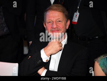 München, Deutschland. Januar 2024. 48. Deutscher Filmball: Sönke Wortmann, Regisseurin, nimmt an der Veranstaltung Teil. Der Deutsche Filmball findet erstmals nach der Corona-Pause wieder statt. Quelle: Felix Hörhager/dpa/Alamy Live News Stockfoto