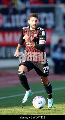 Nürnberg, Deutschland. Januar 2024. Enrico Valentini (1. FC Nürnberg, 22). 20.01.2024, Fussball, 2. Bundesliga, 1. FC N?rnberg - F.C. Hansa Rostock, GER, Nürnberg, Max-Morlock-Stadion, DFL-VORSCHRIFTEN VERBIETEN DIE VERWENDUNG VON FOTOGRAFIEN ALS BILDSEQUENZEN UND/ODER QUASI-VIDEO. Quelle: dpa/Alamy Live News Stockfoto