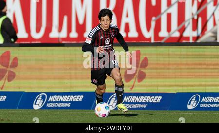 Nürnberg, Deutschland. Januar 2024. Kanji Okunuki (1. FC Nürnberg, 11). 20.01.2024, Fussball, 2. Bundesliga, 1. FC N?rnberg - F.C. Hansa Rostock, GER, Nürnberg, Max-Morlock-Stadion, DFL-VORSCHRIFTEN VERBIETEN DIE VERWENDUNG VON FOTOGRAFIEN ALS BILDSEQUENZEN UND/ODER QUASI-VIDEO. Quelle: dpa/Alamy Live News Stockfoto